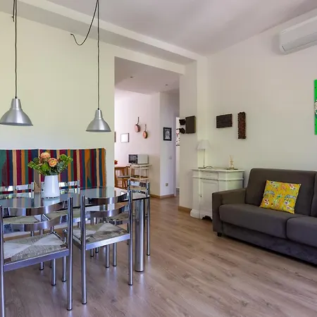 Bright - Steps From The Old Town Apartamento Como