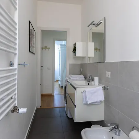Apartamento Bright - Steps From The Old Town Como