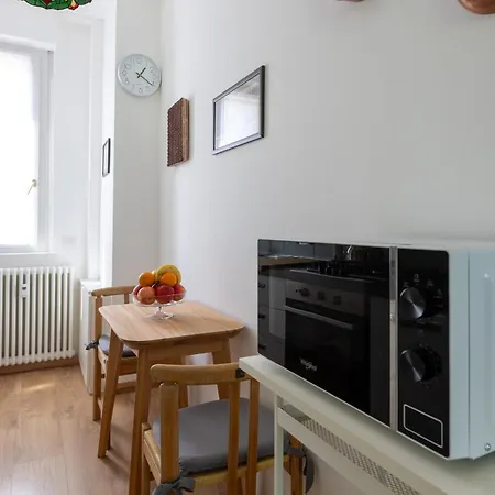 Apartamento Bright - Steps From The Old Town Como